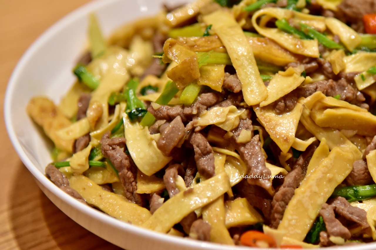 网友说的没毛病，它被称之为老司机的开车神器，随时随地，赶走饥饿。就是这个卖爆的沂蒙老树油栗仁，是男人的好伙伴！ - 抖音, image size:1280x854