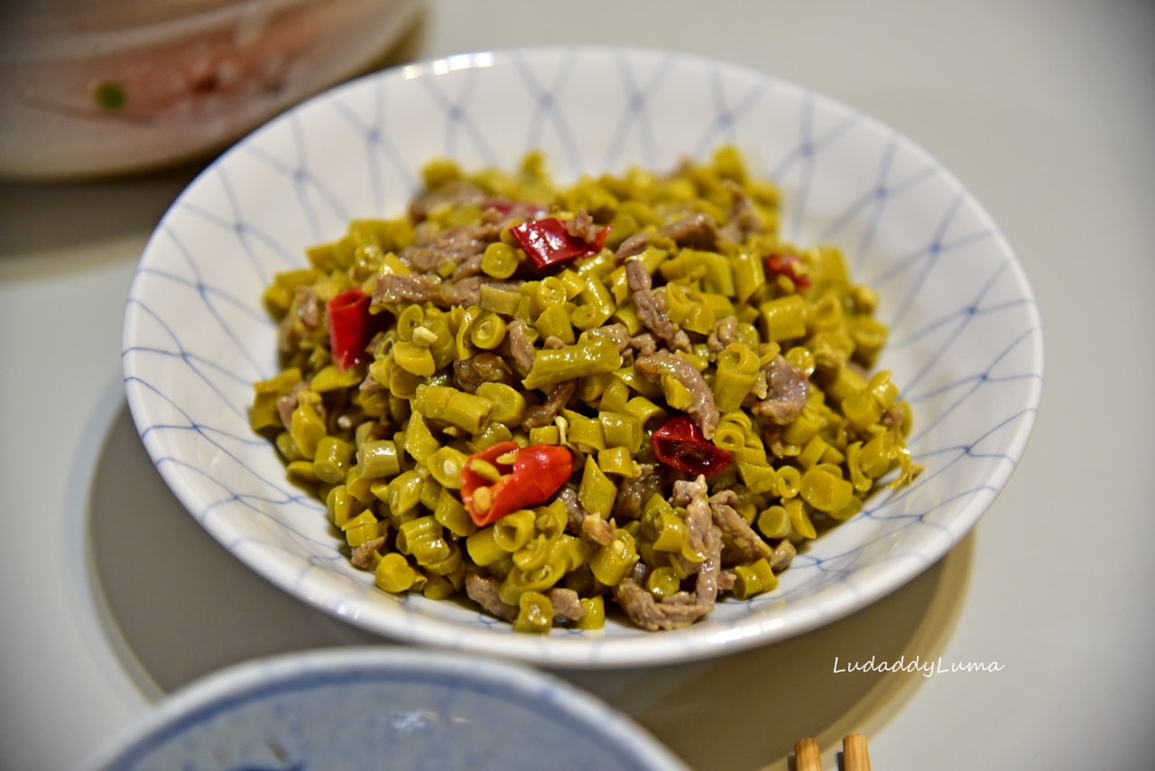 酸豆角炒牛肉、 酸豇豆炒肉酸爽辣香超開胃的家常小菜