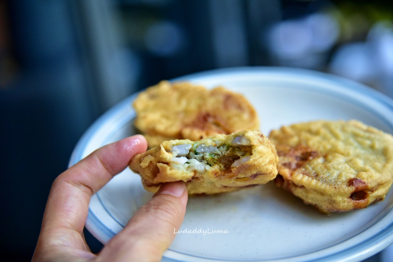 香酥炸藕盒、炸藕夾，外皮酥香，裡面蓮藕夾著肉餡香超美味