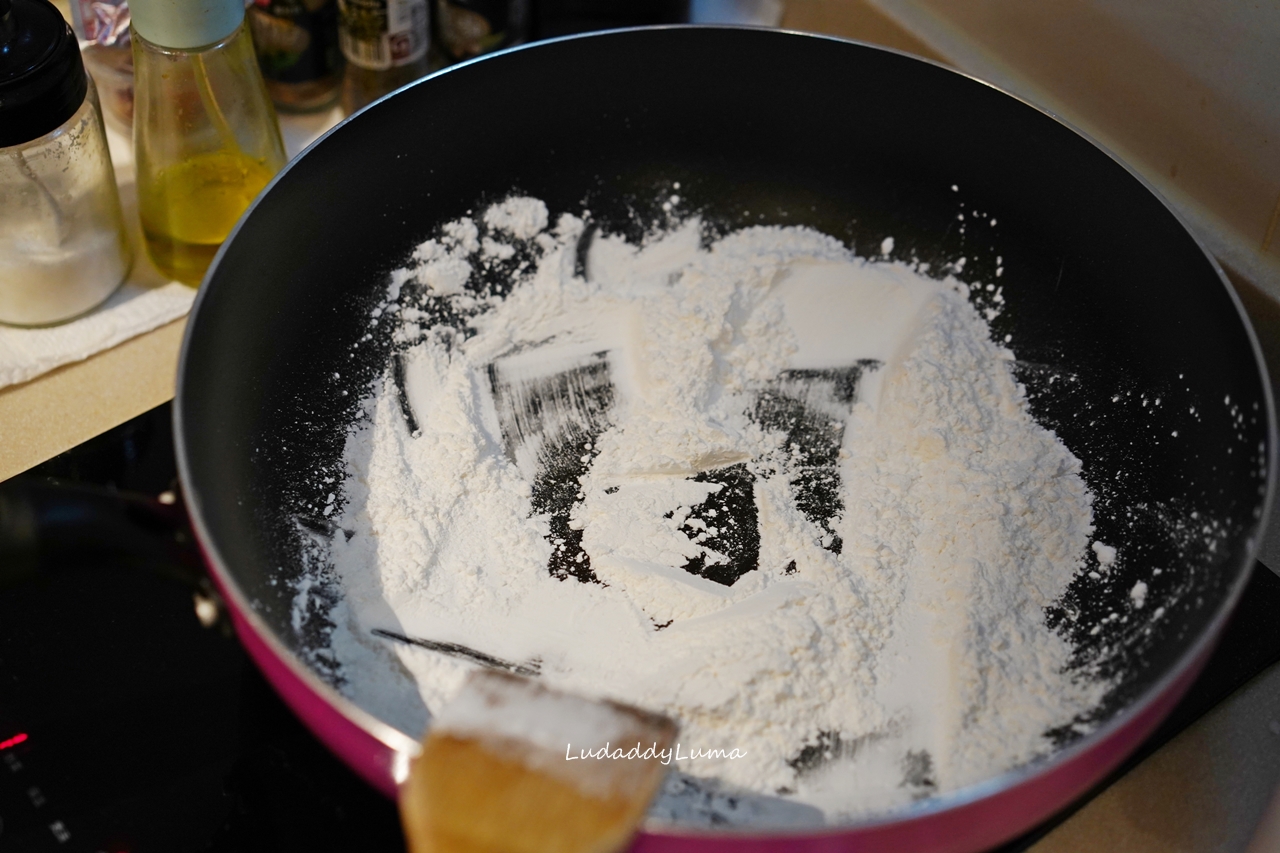 【冰皮月餅食譜】超簡易作法，軟糯外皮不用烘烤的月餅