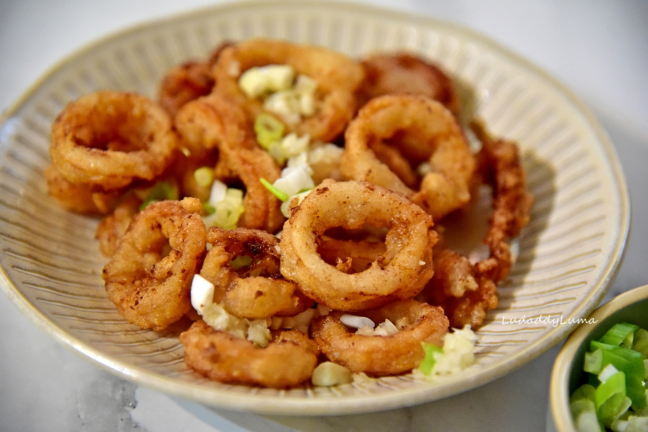 香辣鹽酥透抽(酥炸魷魚)，外酥內嫩，作法簡單輕鬆上桌