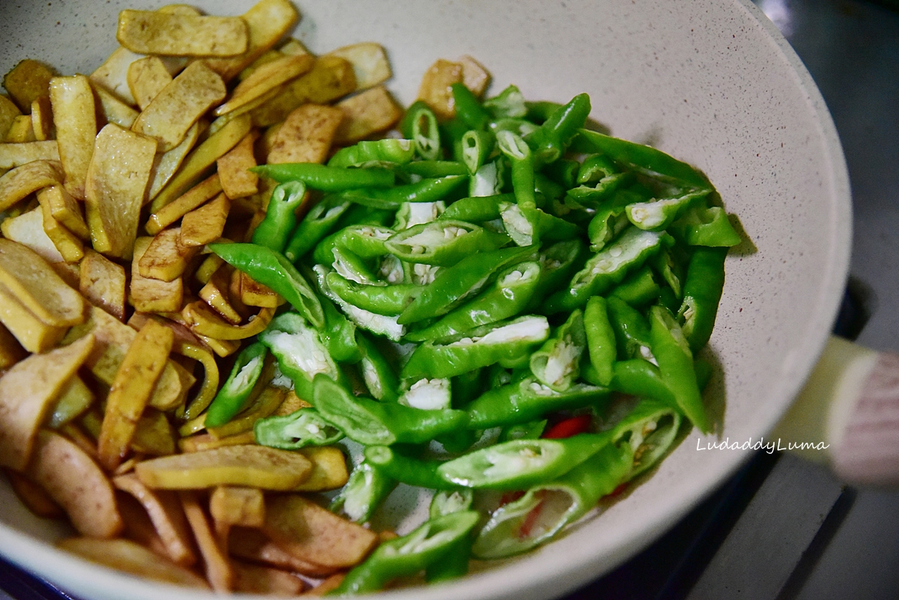 糯米椒炒豆干│簡單開胃的小菜，加上豆豉醬香更濃郁