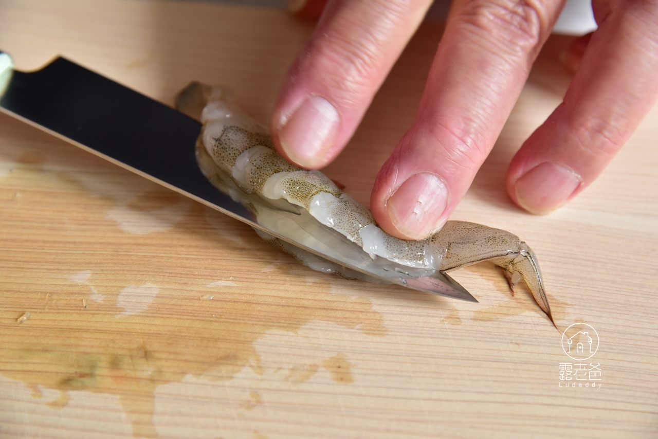 【食譜】蒜蓉椒鹽蝦球│蒜香四溢、鹹香彈牙的宴客菜