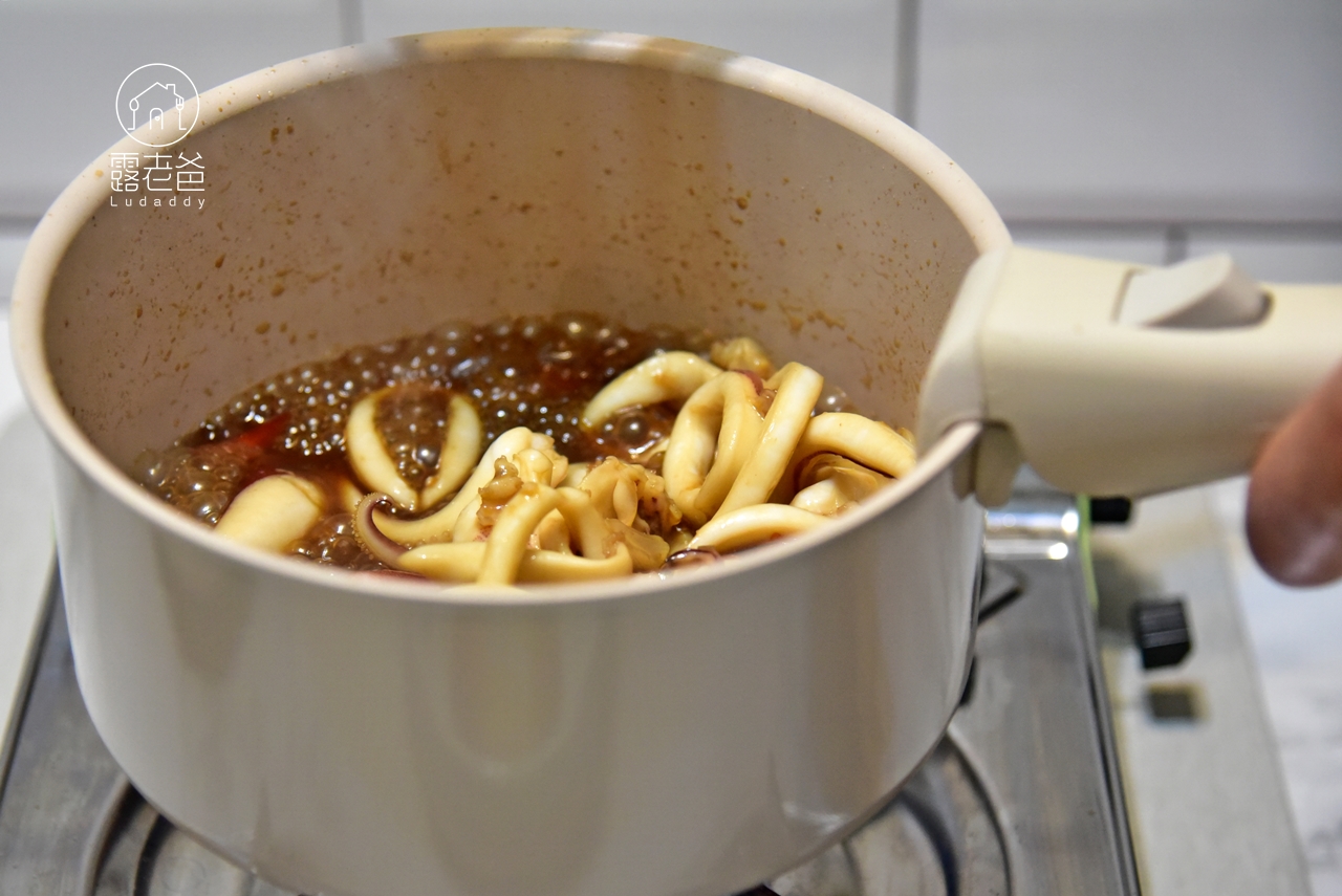 【食譜】三杯中卷、三杯透抽，鹹香入味超人氣的台式料理