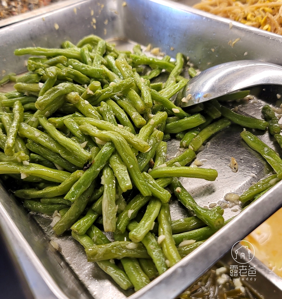 【東門站美食】永康牛肉麵│台北米其林必比登推介永康街老牌美食，還有甜點芋頭大王芋頭冰