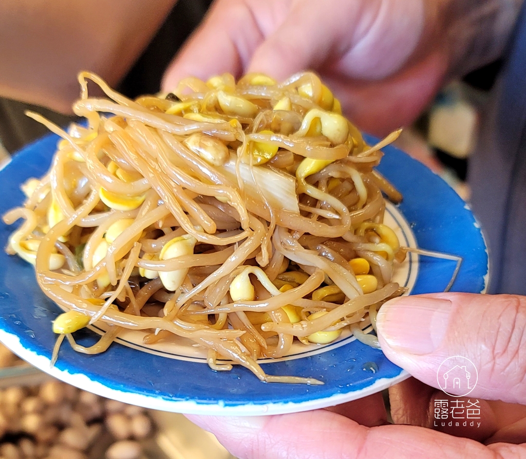 【東門站美食】永康牛肉麵│台北米其林必比登推介永康街老牌美食，還有甜點芋頭大王芋頭冰