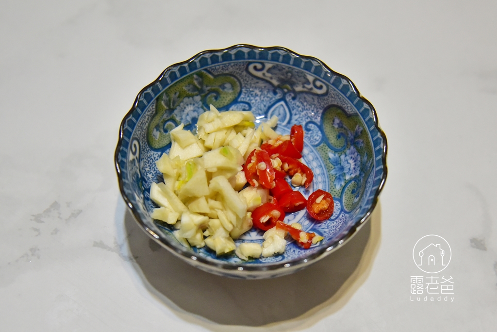 【食譜】川味香菜炒牛肉│牛肉口感嫩滑、椒麻香辣入味，下飯下酒兩相宜