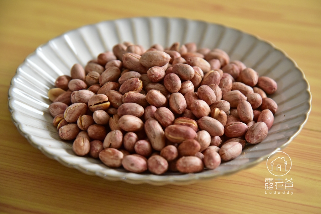 【氣炸鍋食譜】鹽炒花生、油炸花生、麻辣花生│用氣炸簡易完成，口感酥脆鹹香花生