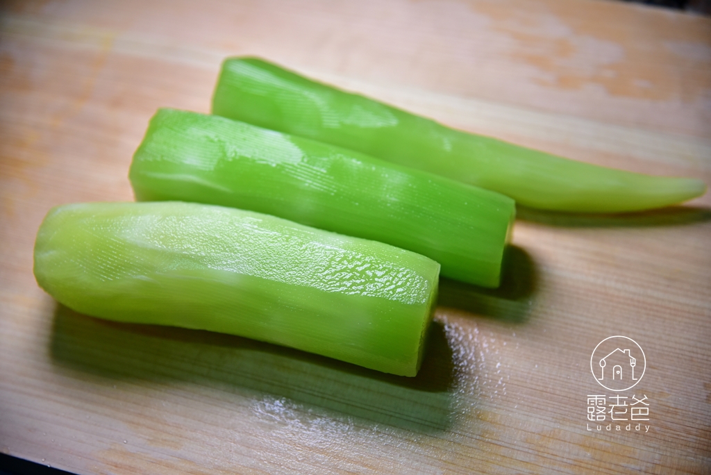 【食譜】萵筍、A菜心｜涼拌萵筍酸甜爽脆超開胃，加上清炒A菜一菜兩吃