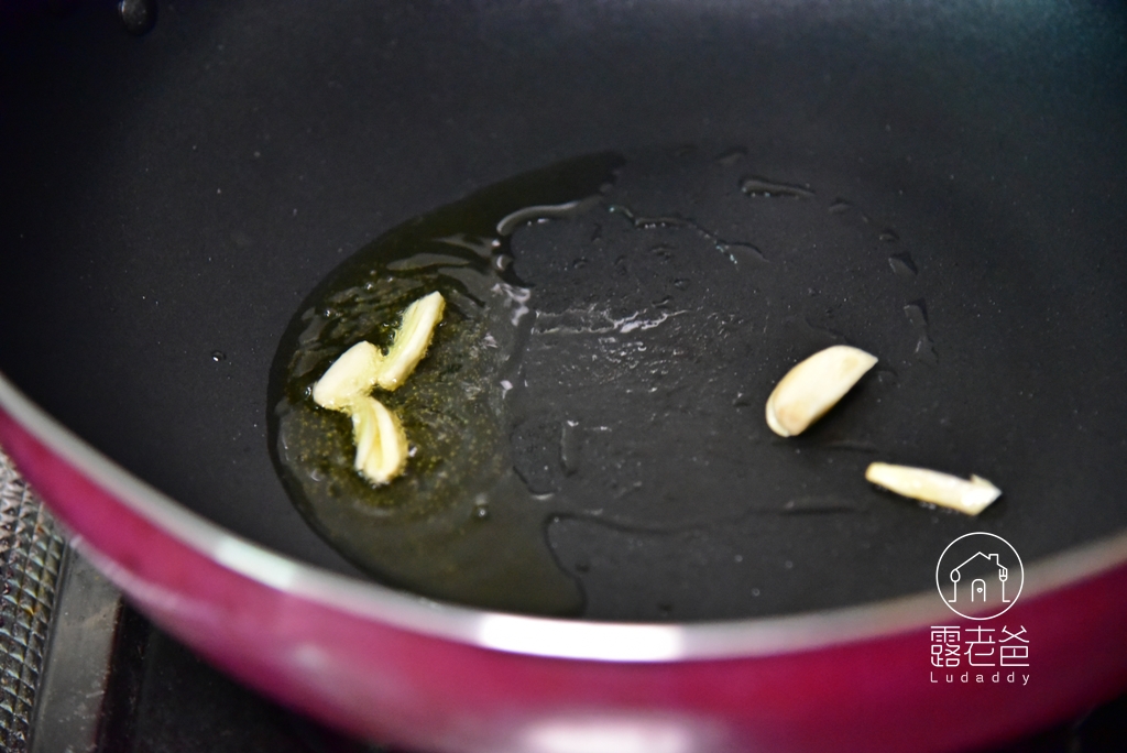 【食譜】萵筍、A菜心｜涼拌萵筍酸甜爽脆超開胃，加上清炒A菜一菜兩吃