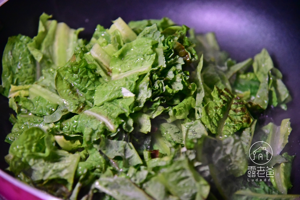 【食譜】萵筍、A菜心｜涼拌萵筍酸甜爽脆超開胃，加上清炒A菜一菜兩吃