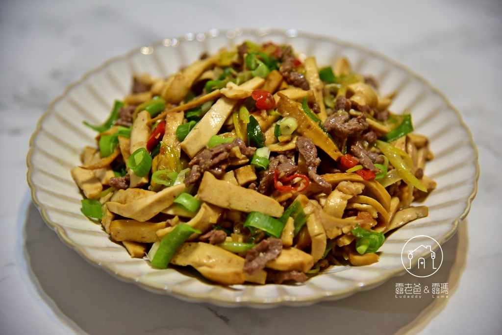 【食譜】干絲炒牛肉｜百吃不膩的家常熱炒，鮮嫩滑口香辣下飯