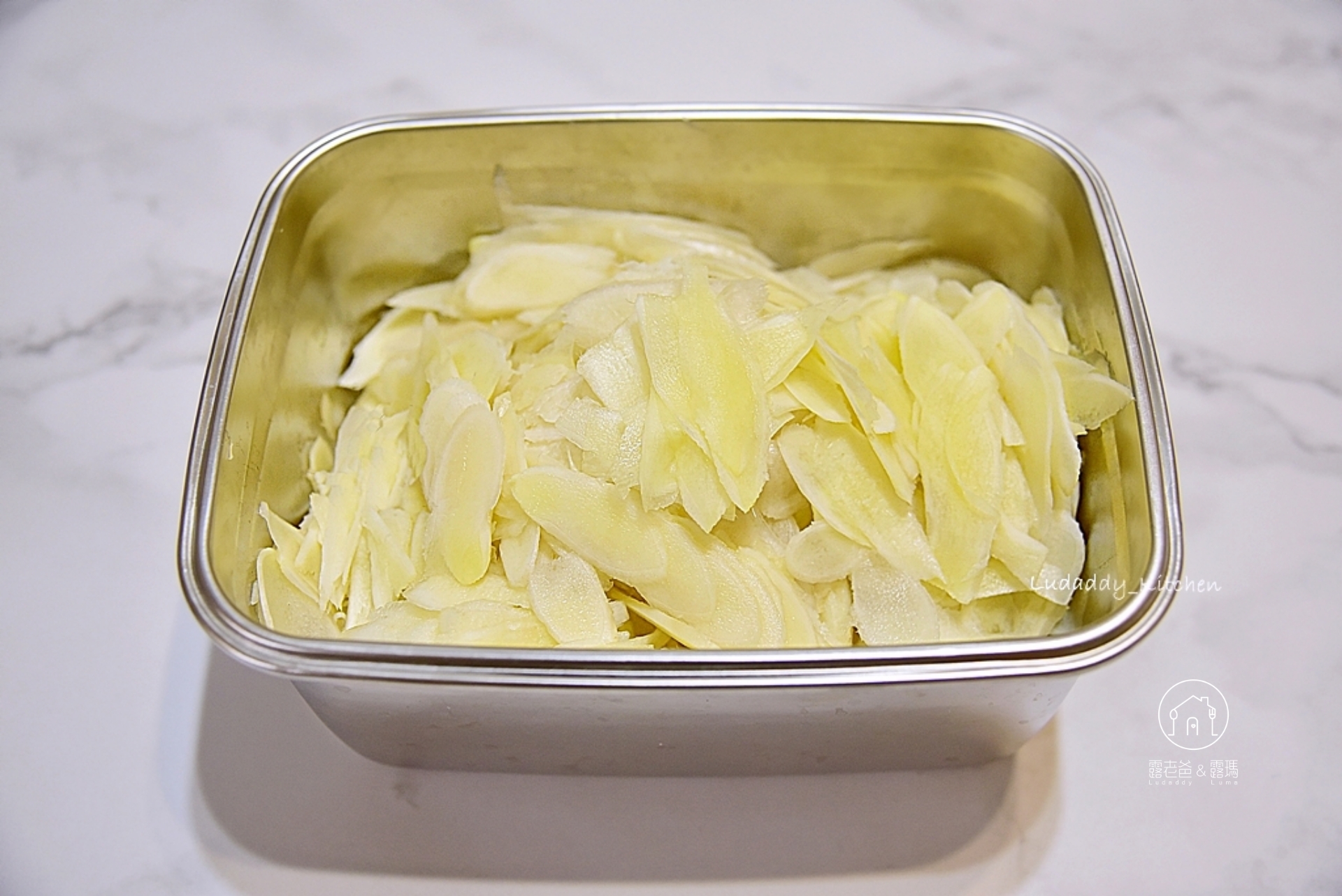 【食譜】壽司薑片作法│醃嫩薑做法，酸甜微辛辣的醃漬嫩薑片