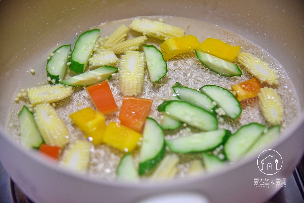 【食譜】時蔬炒蝦仁｜色澤繽紛、美味營養的蝦料理