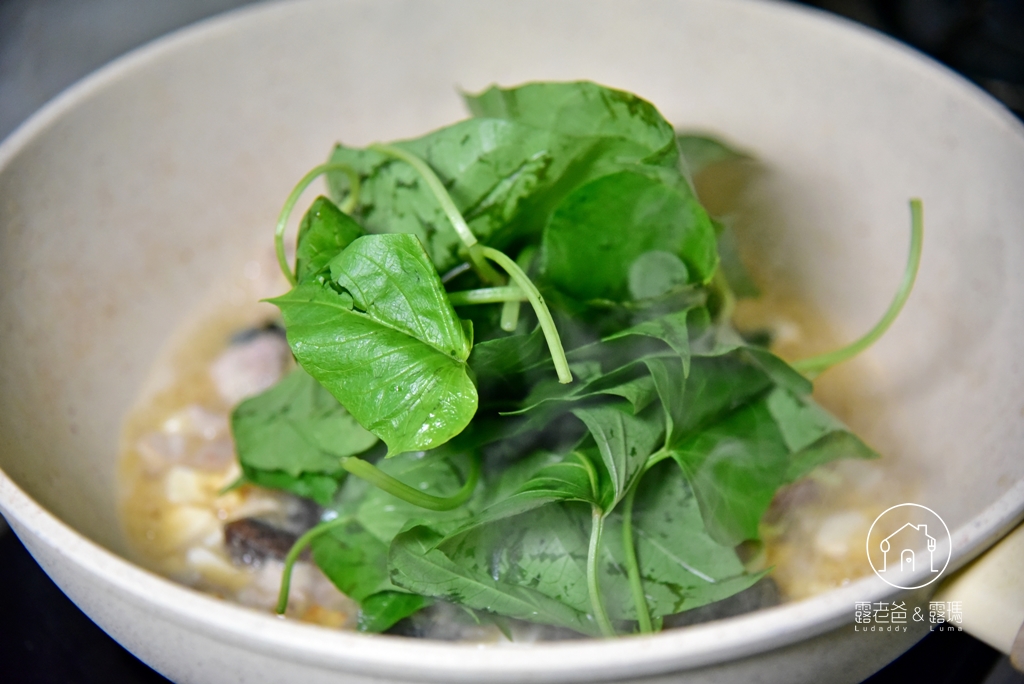 【食譜】上湯地瓜葉｜食材豐富的金銀蛋蔬食料理