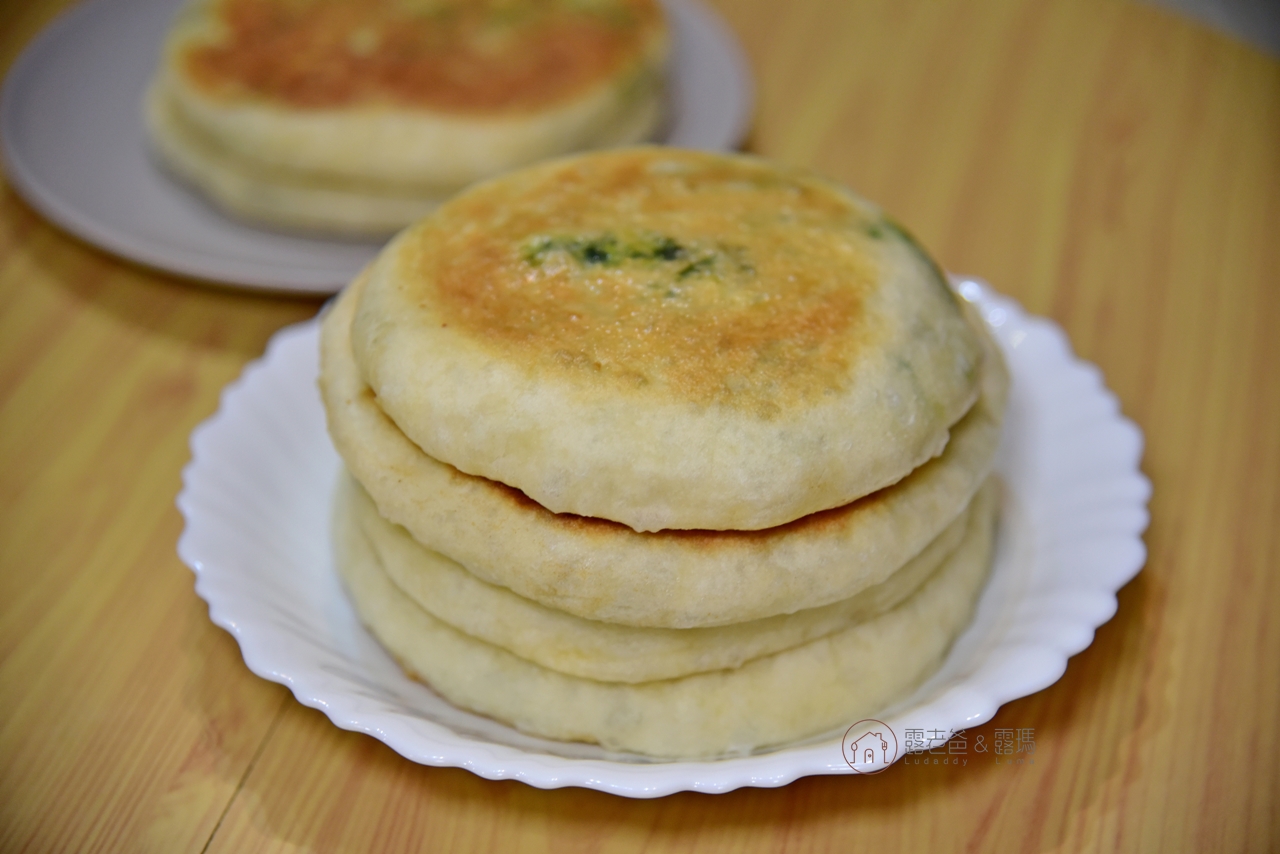 【食譜】發麵韭菜餡餅｜不用揉麵，也不用擀麵，就能做出口感柔軟、韭菜香濃的餡餅