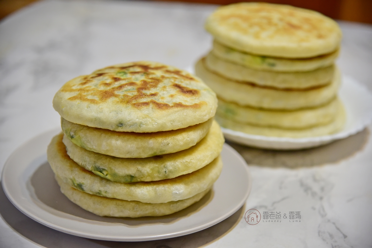 【食譜】發麵韭菜餡餅｜不用揉麵，也不用擀麵，就能做出口感柔軟、韭菜香濃的餡餅