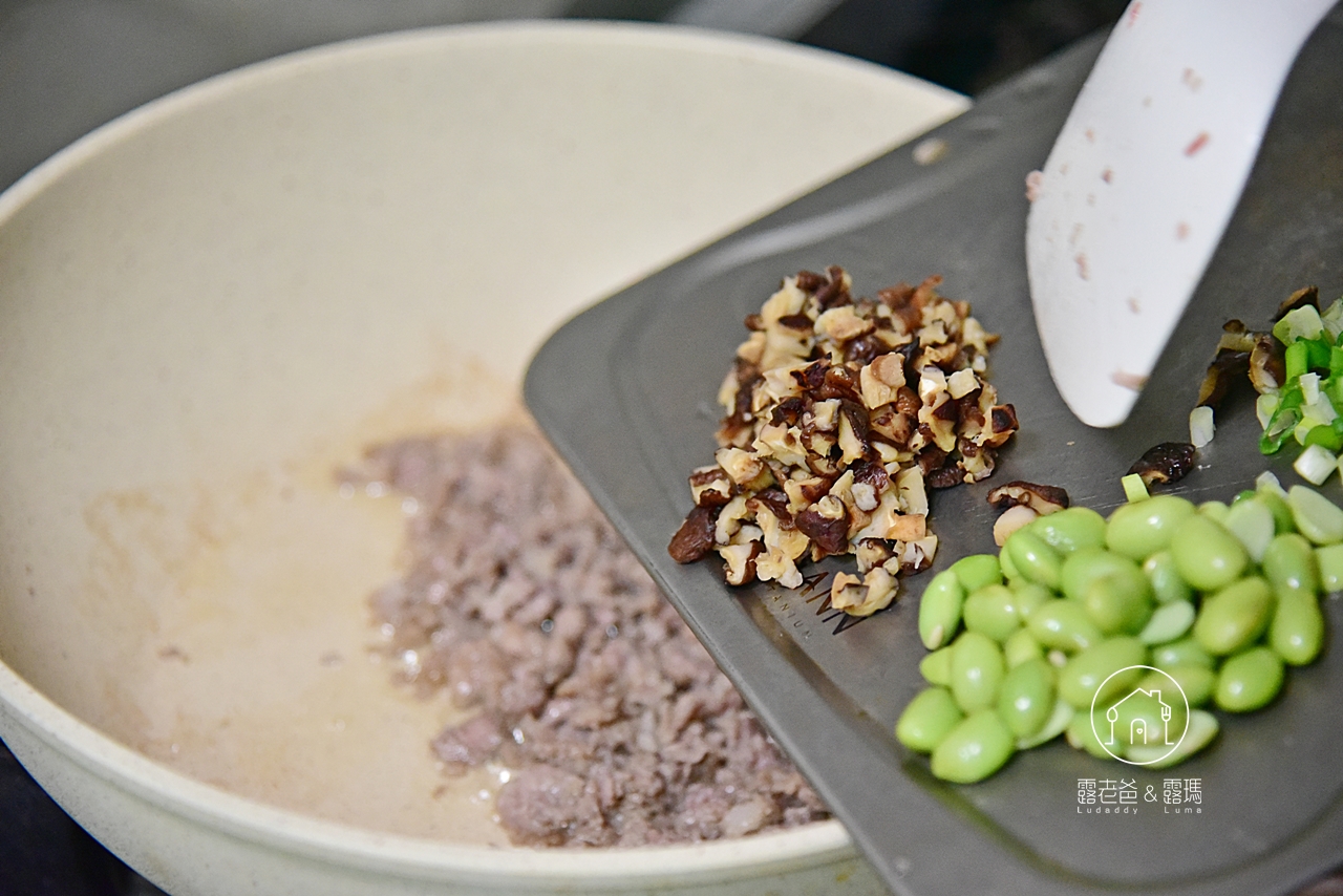 【食譜】清蒸臭豆腐｜簡易電鍋版做法&燉煮方式，做出好吃的臭豆腐料理