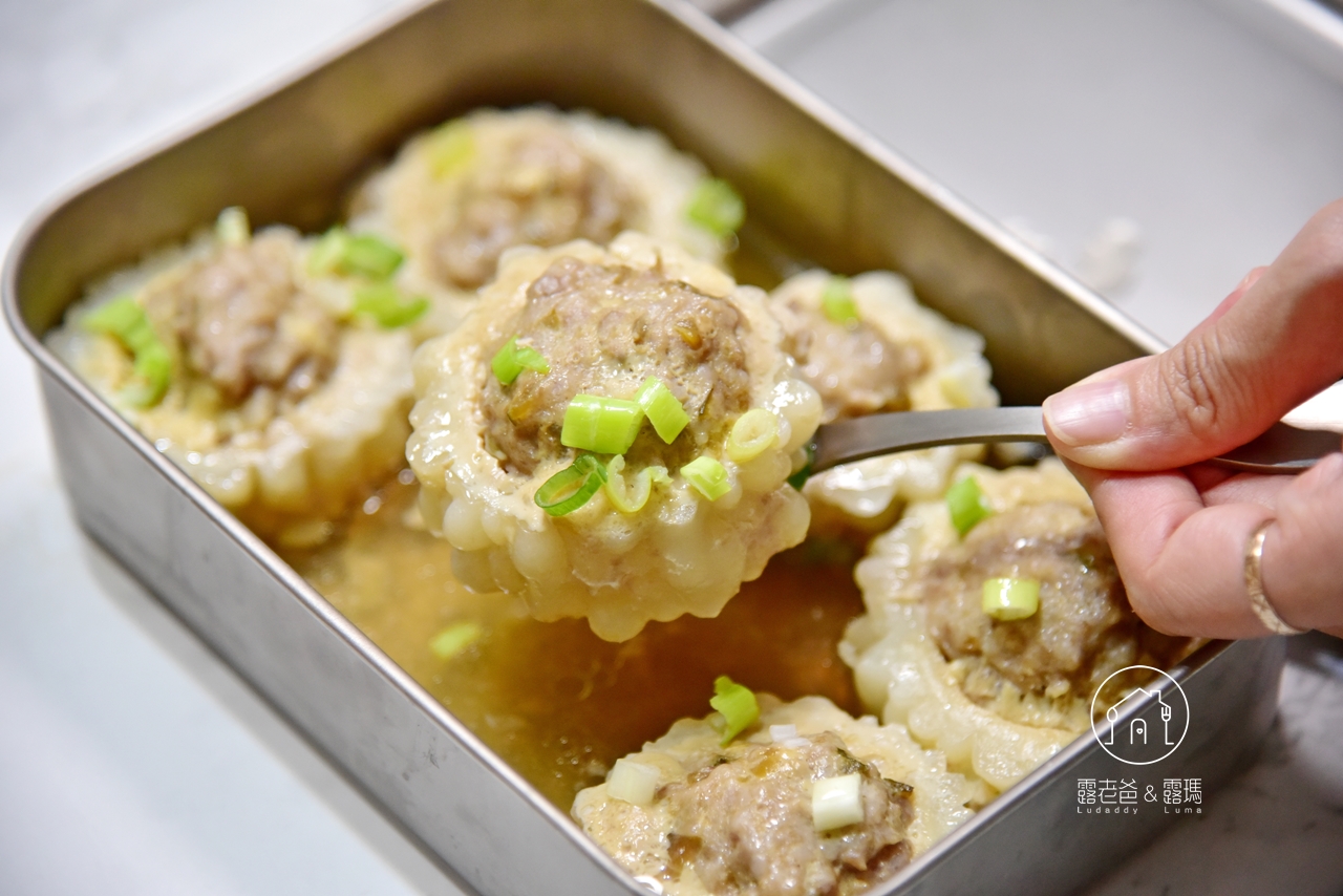 【食譜】苦瓜鑲肉 ｜簡易電鍋版作法，苦瓜鑲入瓜子肉，更美味的搭配