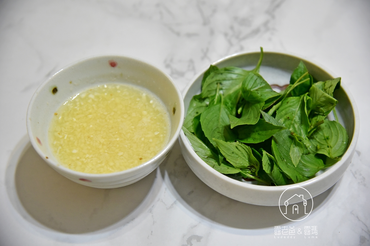 【食譜】台灣經典小吃蚵仔麵線，大腸小腸蚵仔麵線，清麵線做法