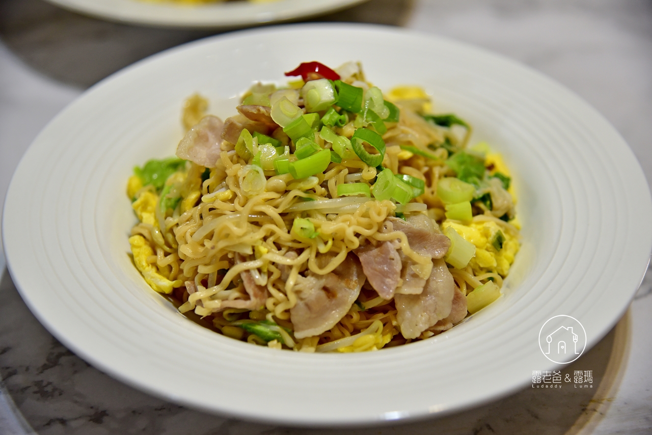 【食譜】炒泡麵│簡單不隨便的泡麵料理，超澎湃的泡麵吃法