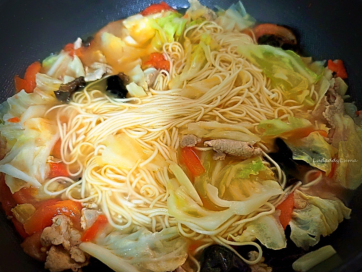 搶鍋麵食譜｜讓人一口就愛上的家傳熗鍋麵做法，簡單易做的什錦麵