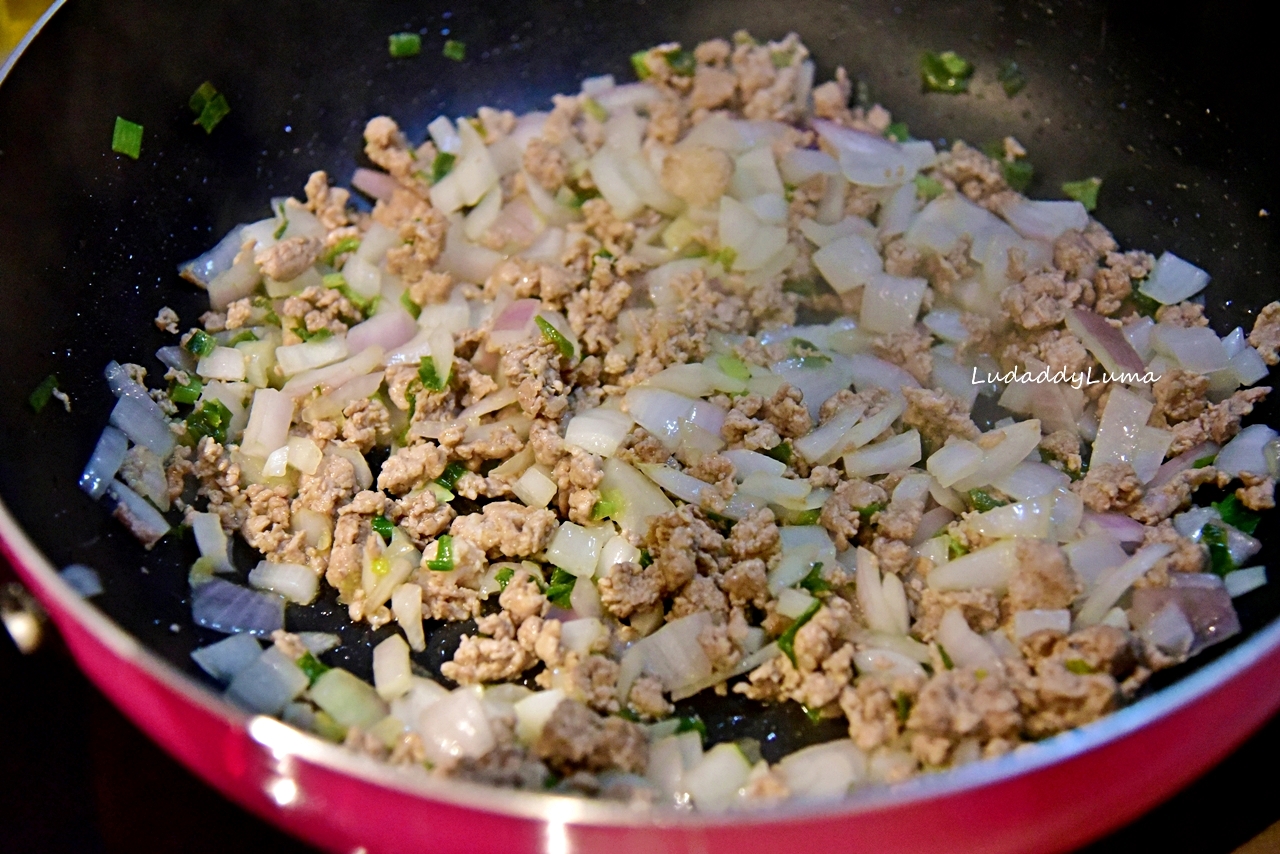 韓式辣豆腐湯食譜│湯頭濃郁，香辣鮮嫩的豆腐湯鍋