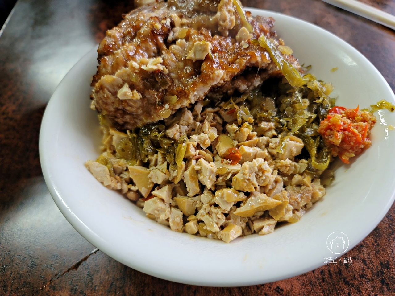 淡水黑店二店 ｜淡水人氣鐵皮屋排骨飯，義山路黑店推薦好吃的炒飯