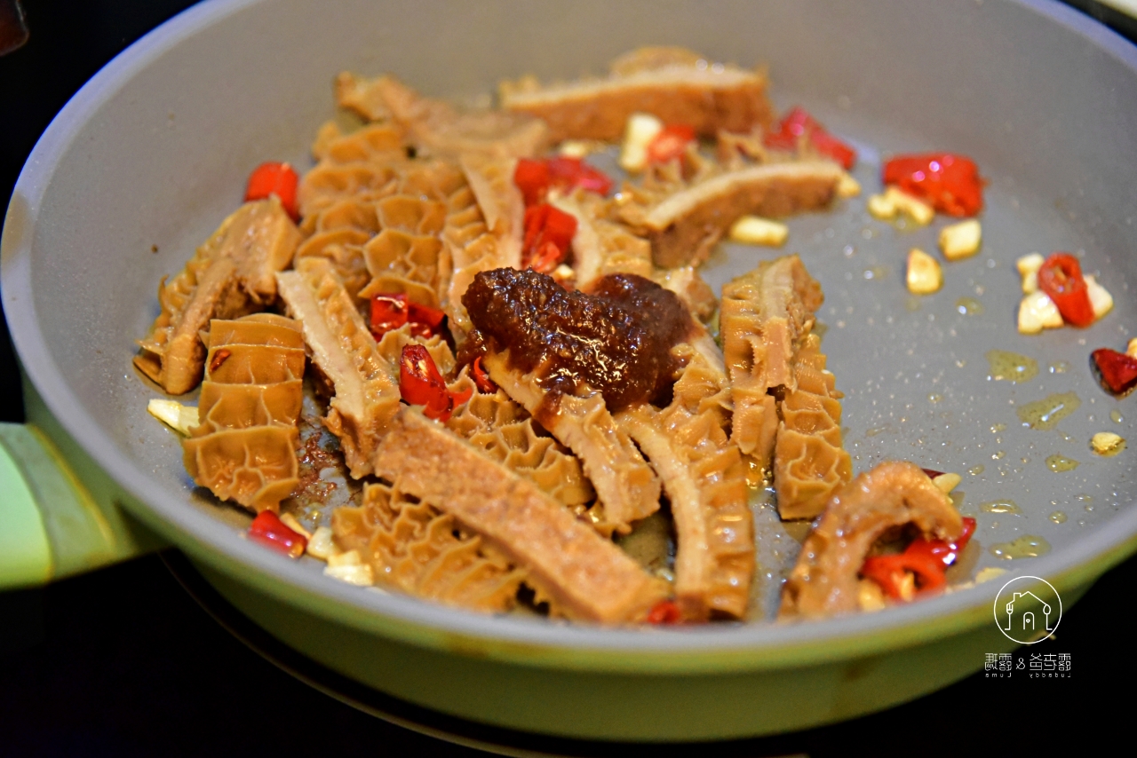 【食譜】蒜辣沙茶炒牛肚｜家常滷牛肚變身美味香辣牛肚料理