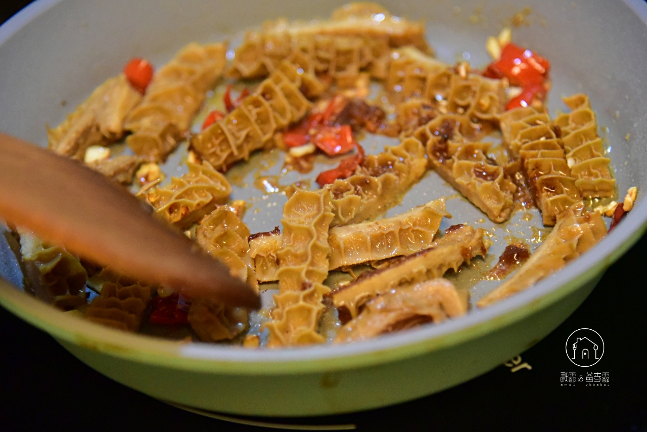 【食譜】蒜辣沙茶炒牛肚｜家常滷牛肚變身美味香辣牛肚料理