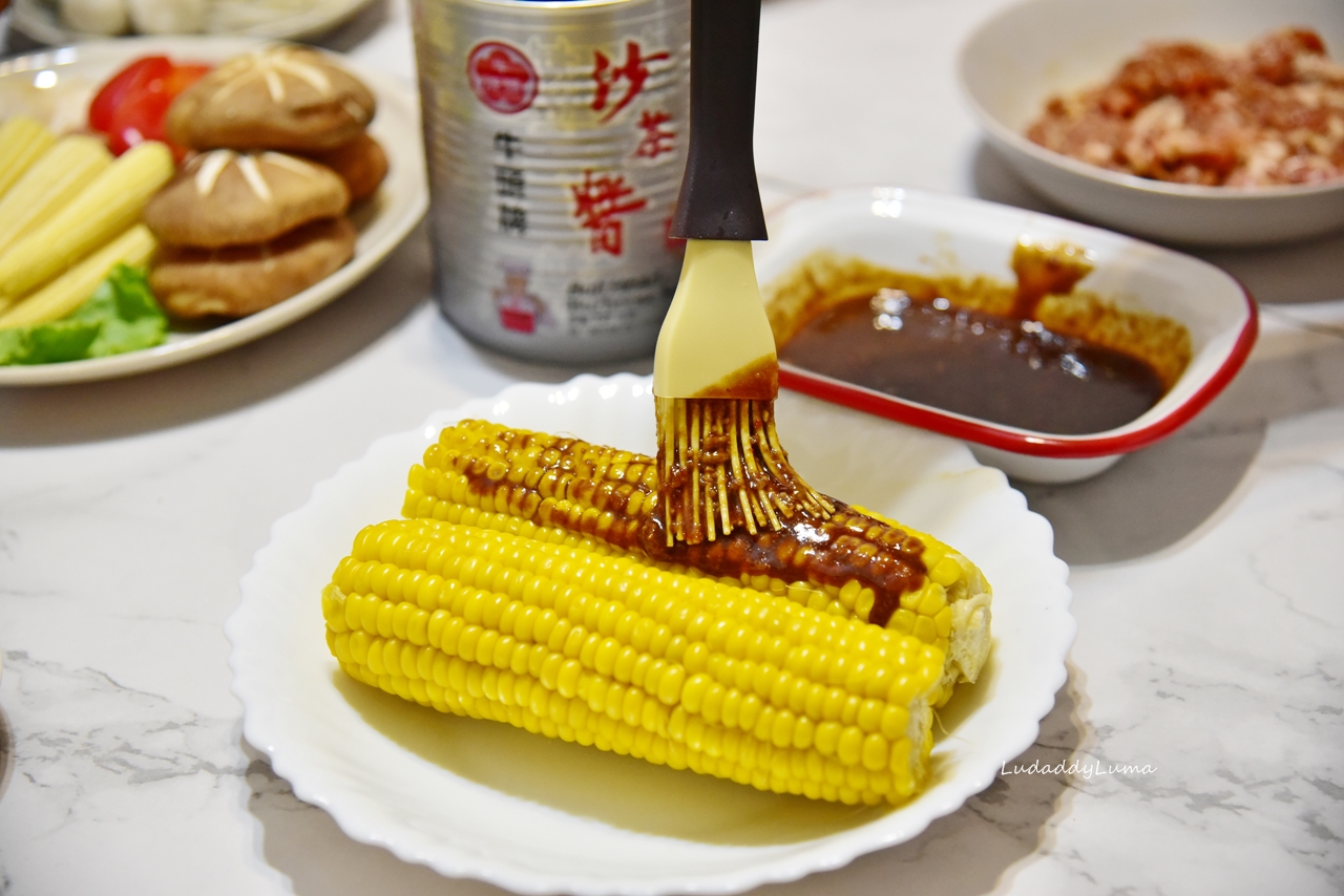【食譜】夜市烤玉米醬汁做法｜自製烤箱版排隊美食