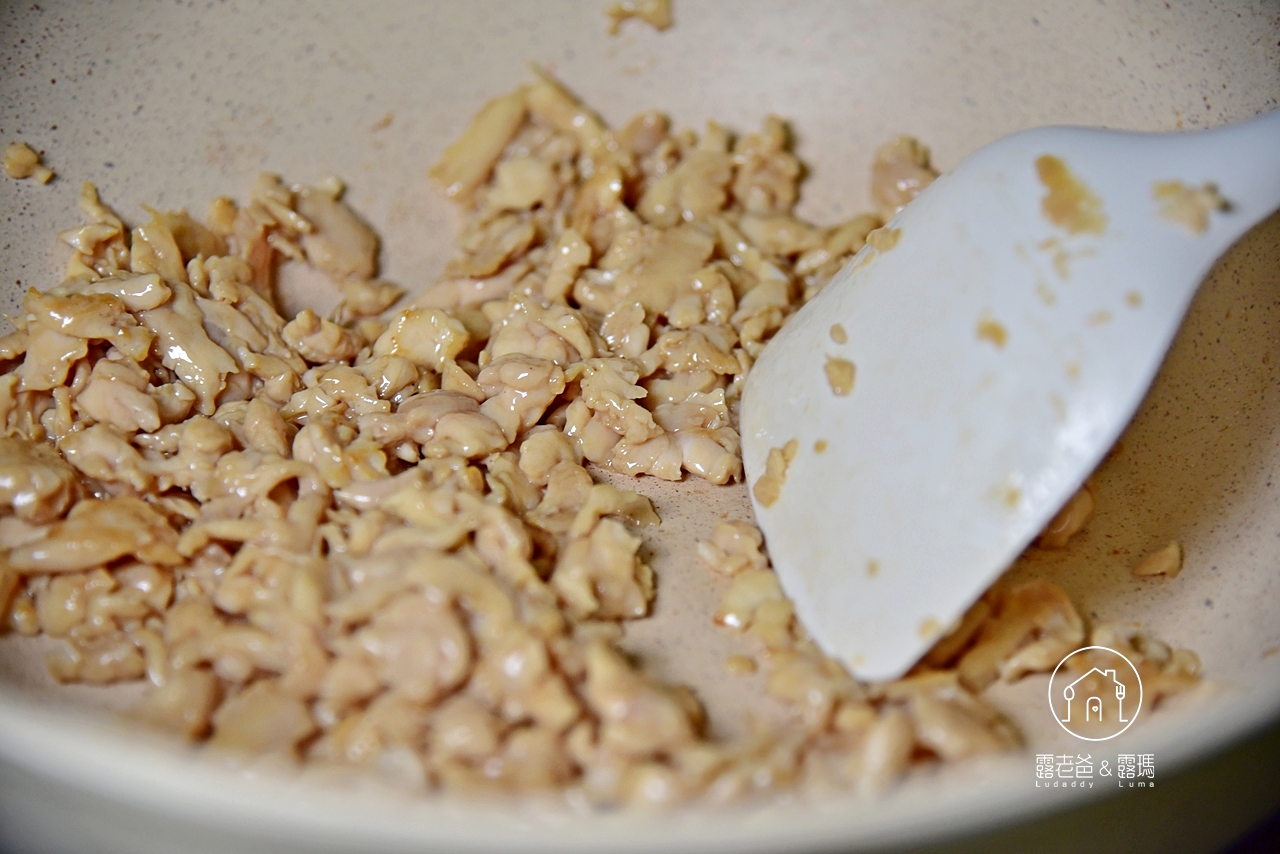 【食譜】水蓮炒雞肉｜爽脆水蓮炒低脂滑嫩的雞肉料理，開胃下飯