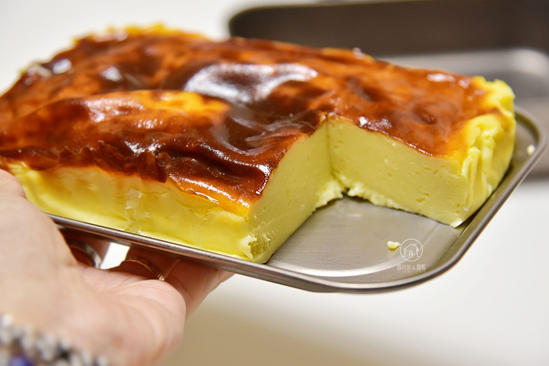 做法最簡單零失敗巴斯克優格蛋糕｜輕盈滑順版，不用乳酪也好吃！