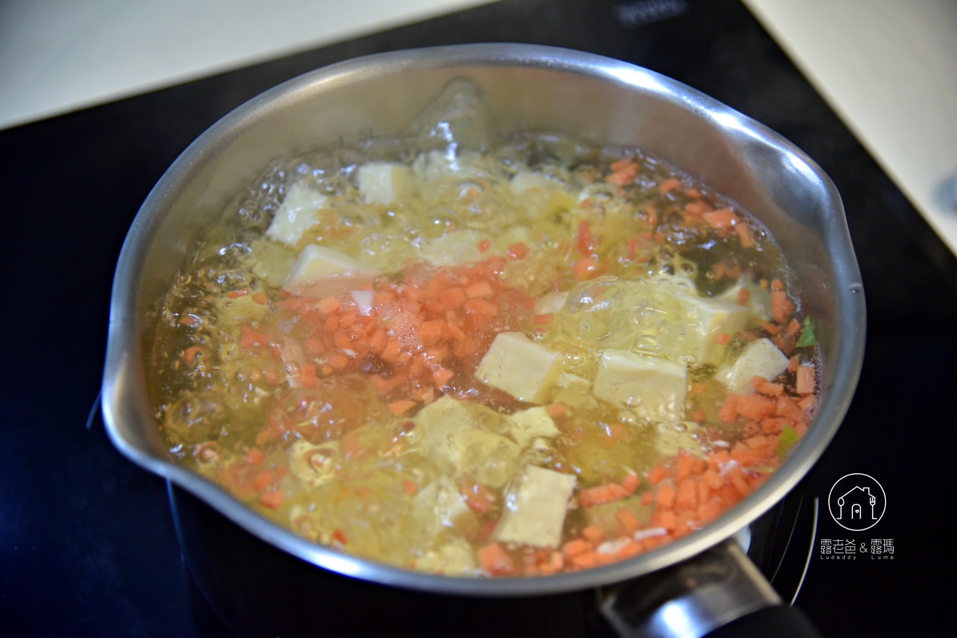 芹菜牛肉豆腐羹食譜｜老少咸宜滑嫩順口的羹湯做法
