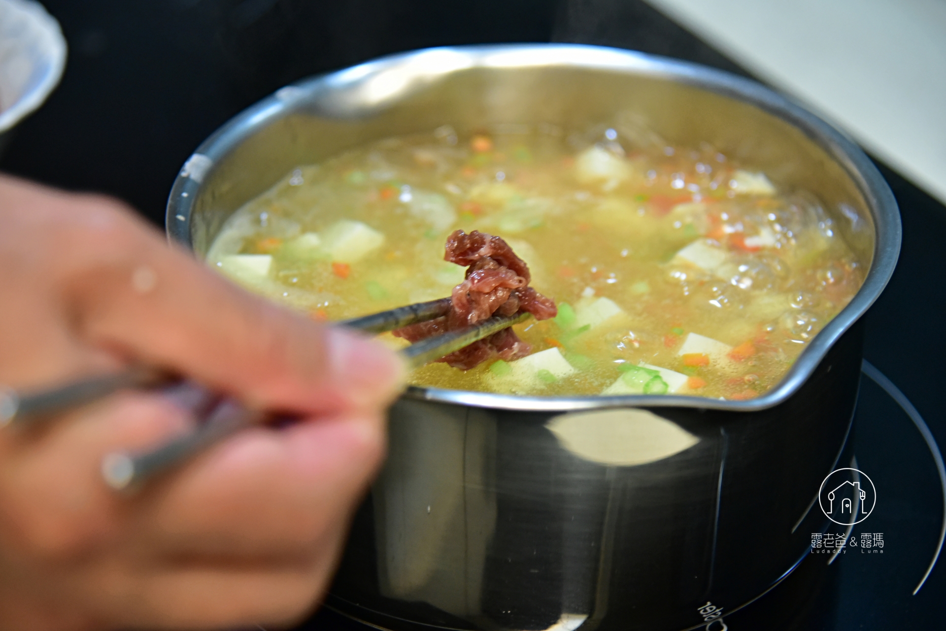 芹菜牛肉豆腐羹食譜｜老少咸宜滑嫩順口的羹湯做法