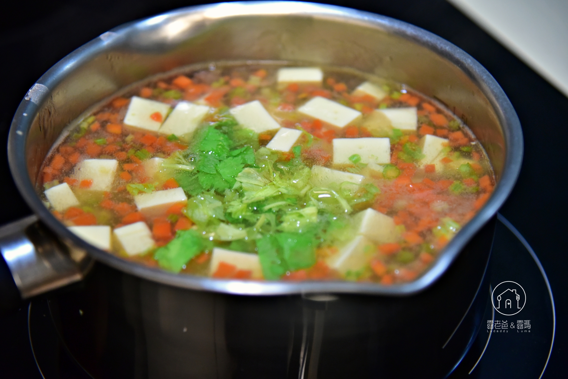 芹菜牛肉豆腐羹食譜|老少咸宜滑嫩順口的羹湯做法 芹菜牛肉豆腐羹食譜|老少咸宜滑嫩順口的羹湯做法