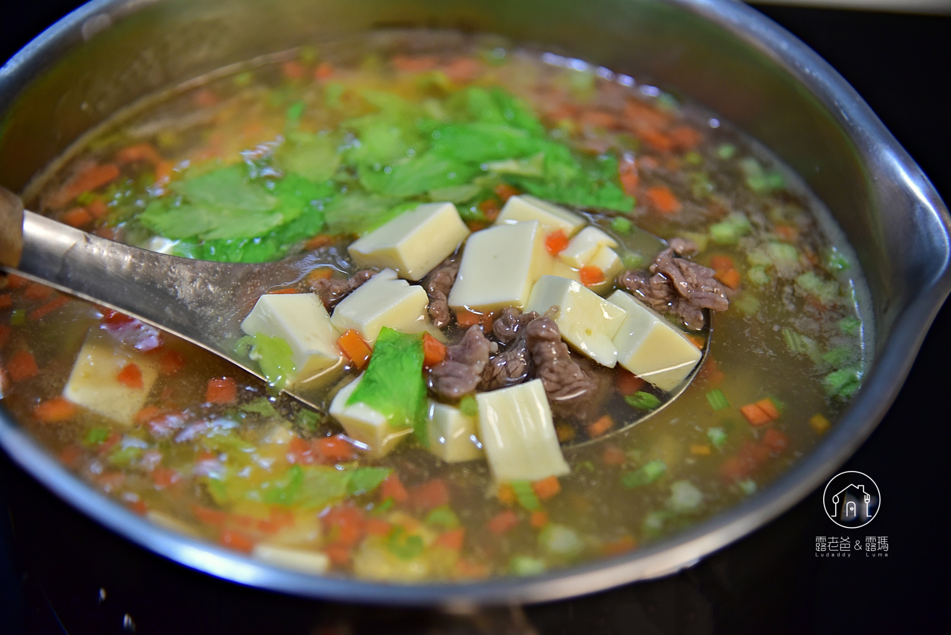 芹菜牛肉豆腐羹食譜｜老少咸宜滑嫩順口的羹湯做法 @露老爸&amp;露瑪