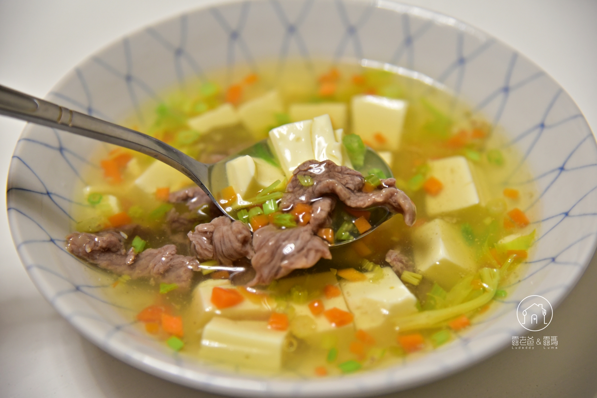 芹菜牛肉豆腐羹食譜|老少咸宜滑嫩順口的羹湯做法 芹菜牛肉豆腐羹食譜|老少咸宜滑嫩順口的羹湯做法