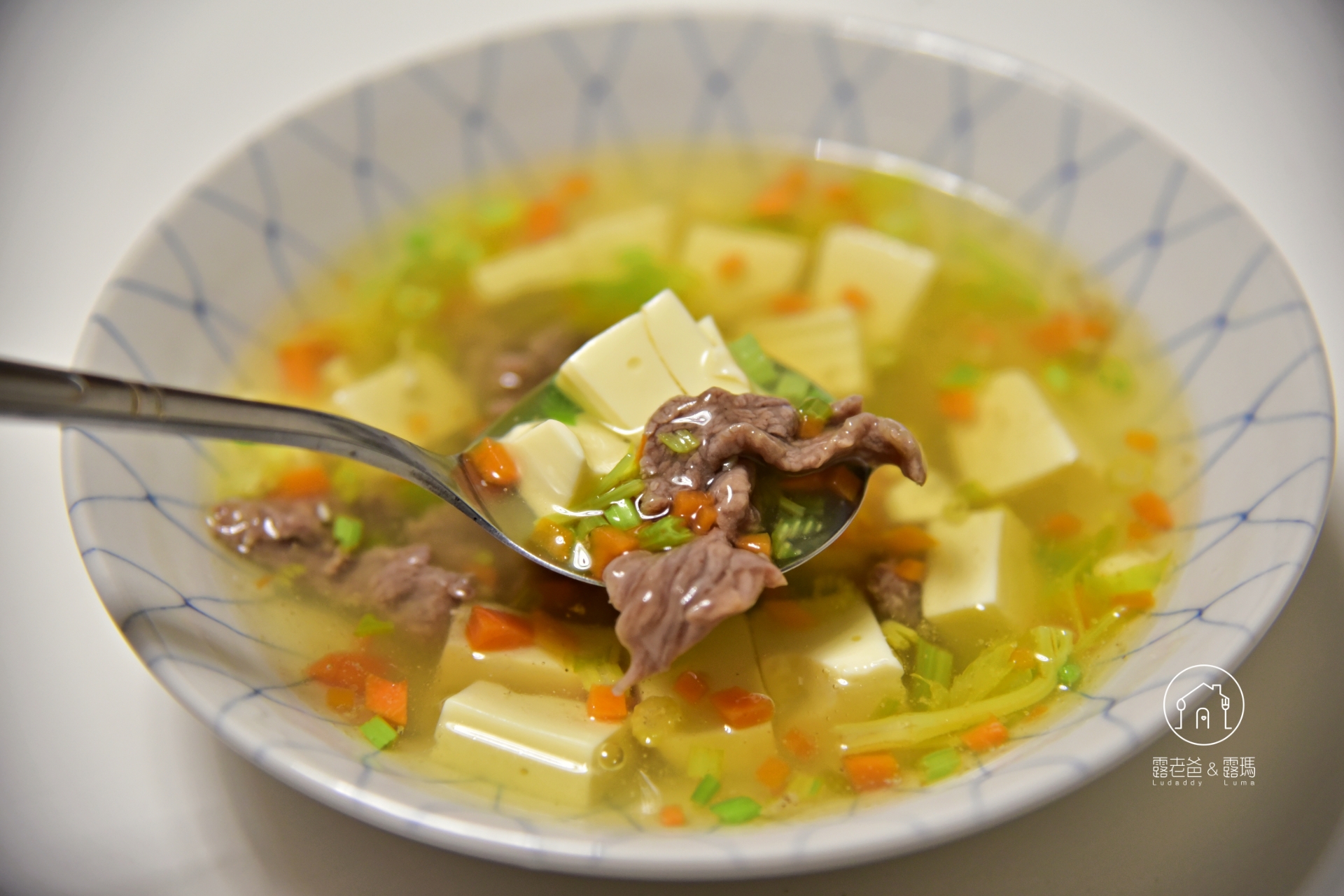 芹菜牛肉豆腐羹食譜|老少咸宜滑嫩順口的羹湯做法 芹菜牛肉豆腐羹食譜|老少咸宜滑嫩順口的羹湯做法