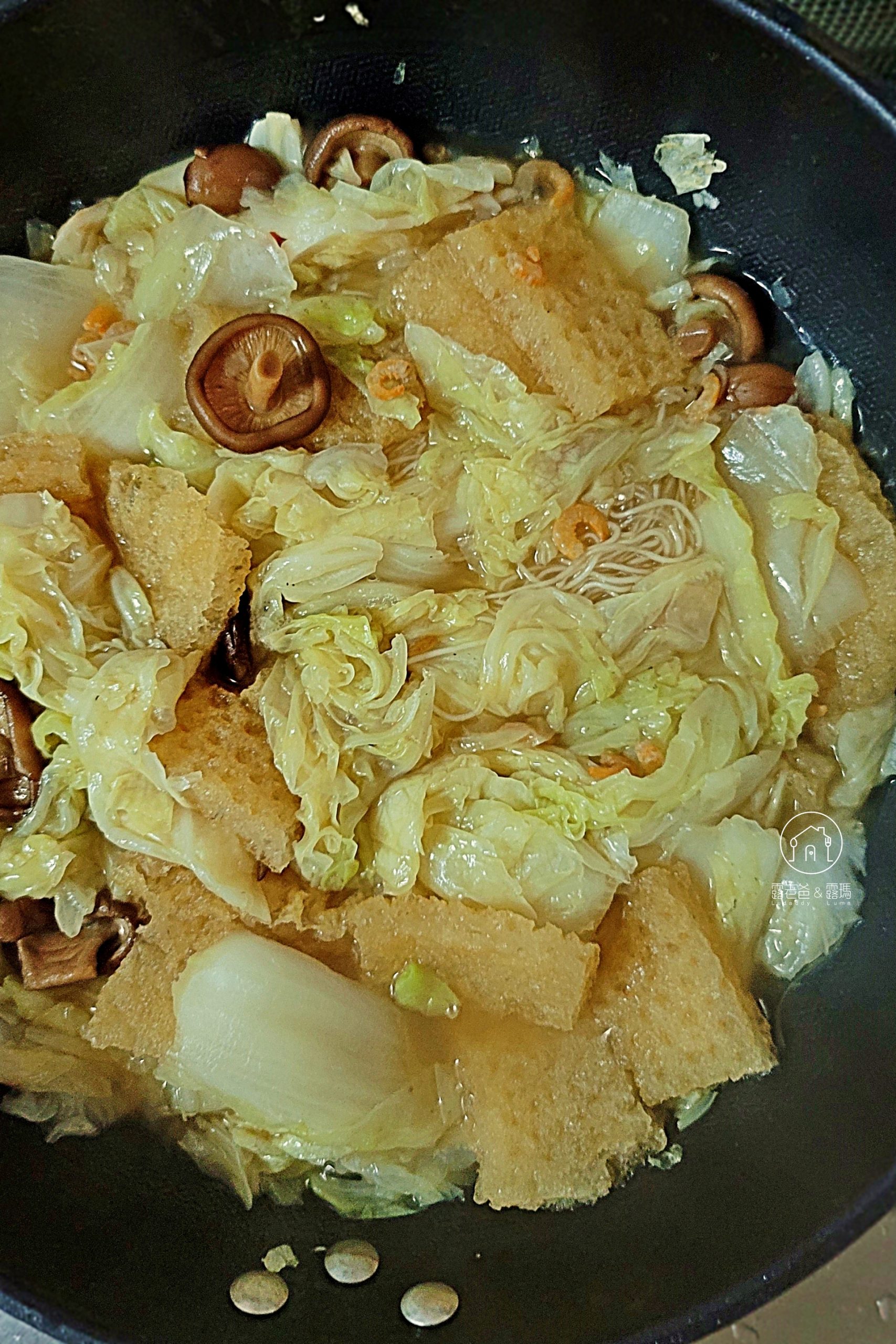 【食譜】滷白菜粉絲煲│燉煮入味的白菜滷，簡易家常大鍋菜