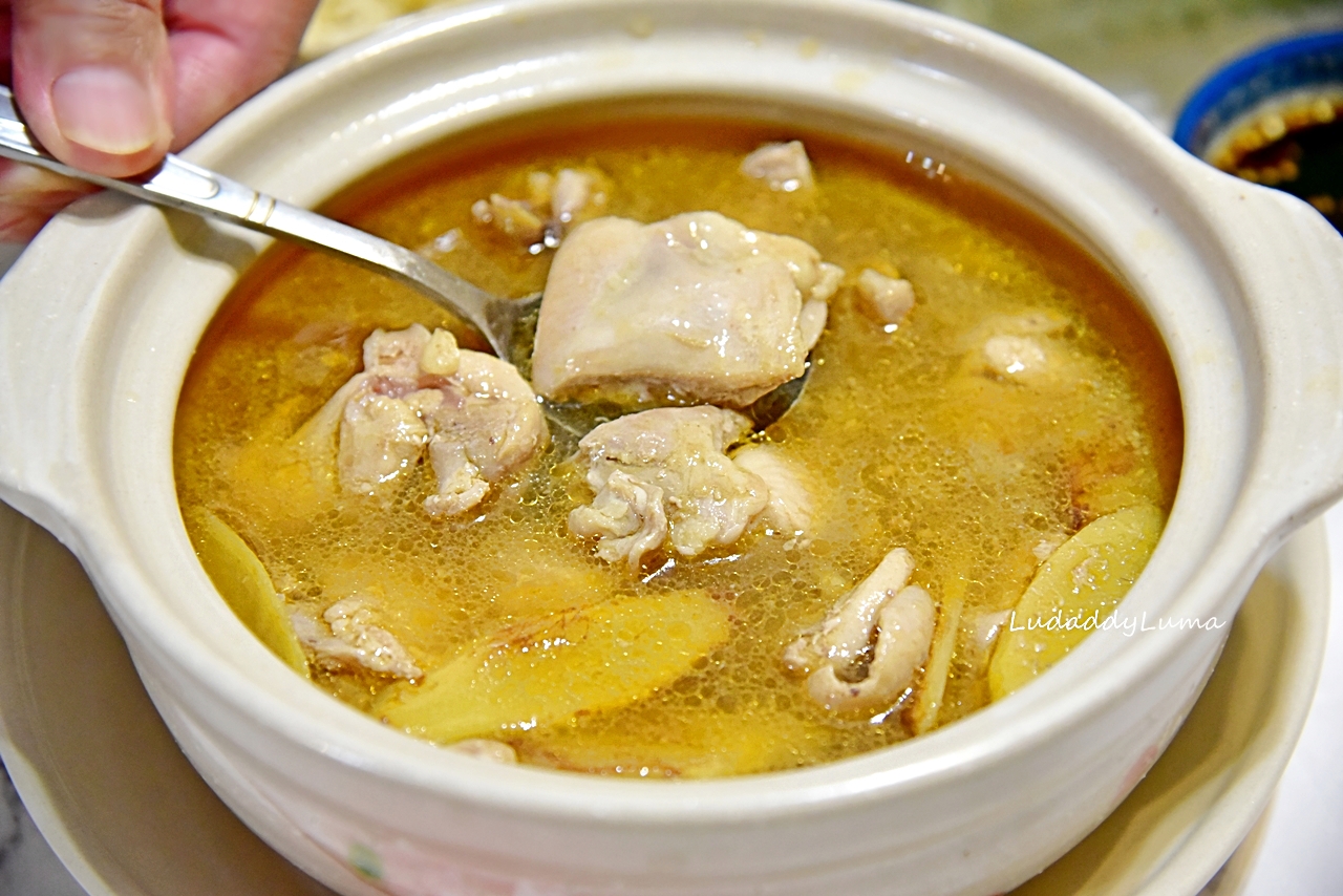 【食譜】麻油雞、麻油雞麵線，冬季暖身的鍋物雞肉料理