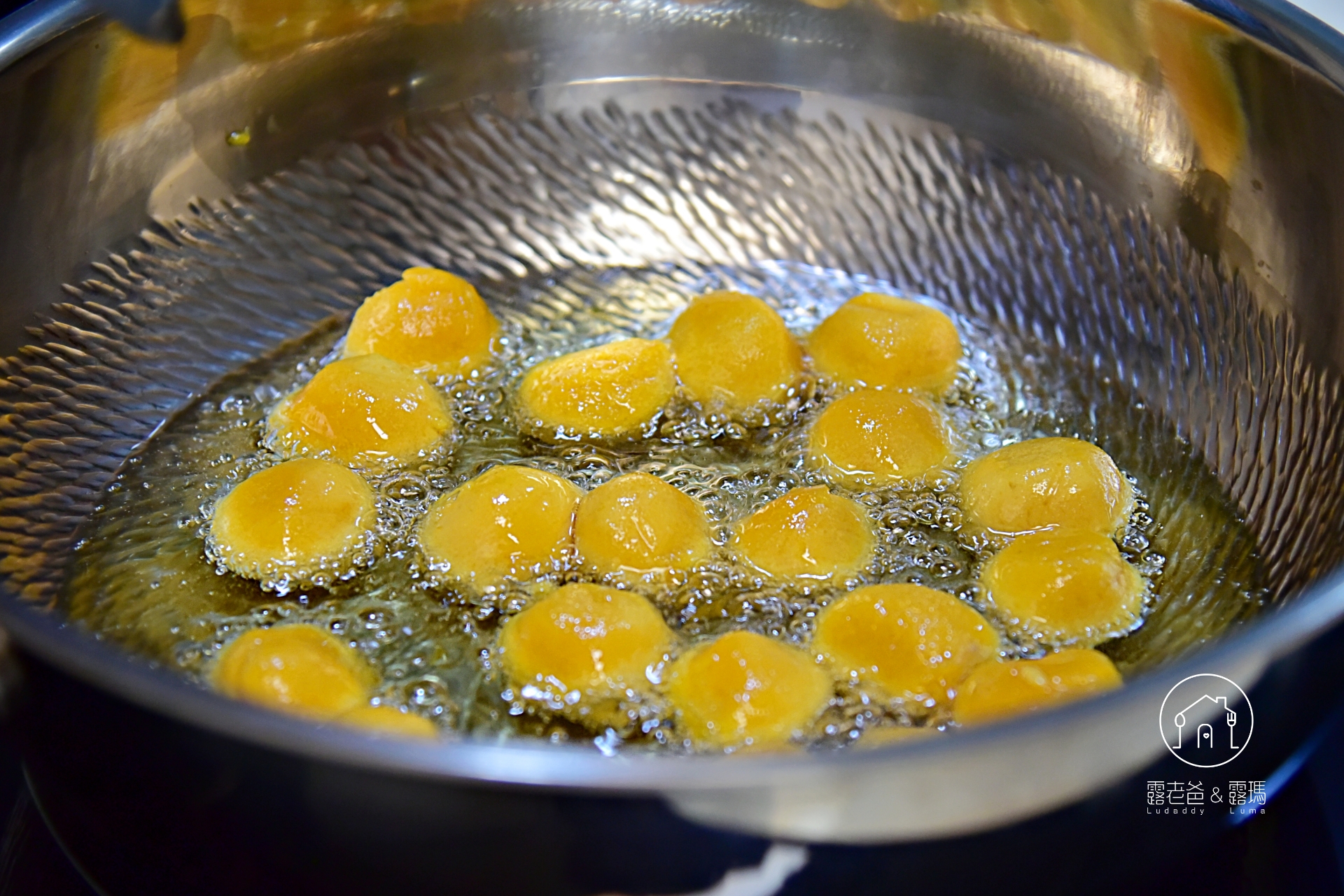 夜市炸地瓜球食譜|在家炸出外酥內空、不回軟的地瓜球 夜市炸地瓜球食譜|在家炸出外酥內空、不回軟的地瓜球