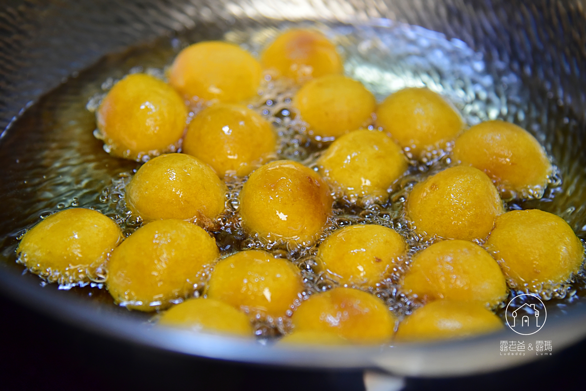 夜市炸地瓜球食譜|在家炸出外酥內空、不回軟的地瓜球 夜市炸地瓜球食譜|在家炸出外酥內空、不回軟的地瓜球