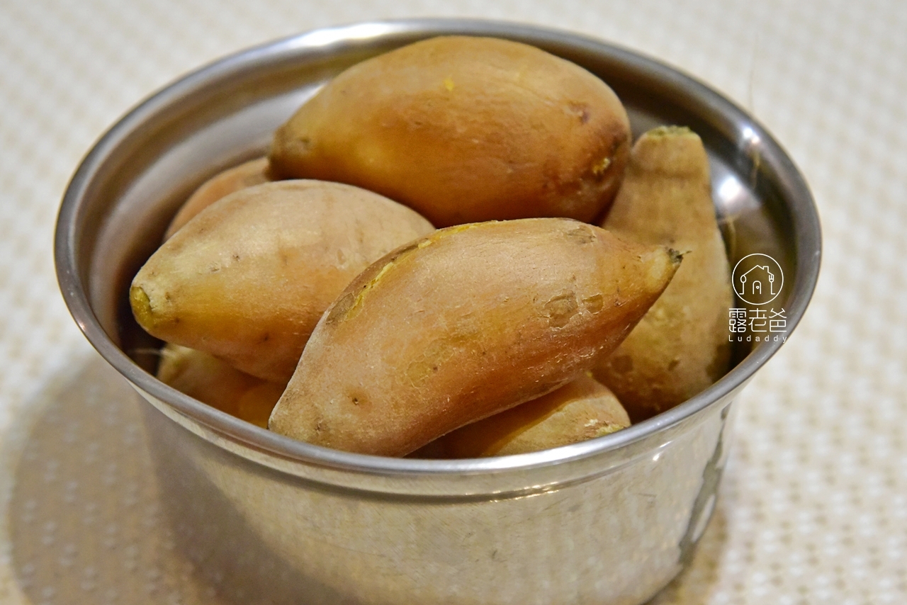 簡單在家烤地瓜做法│輕鬆兩步驟做出口感綿密又濕潤的帶皮烤地瓜