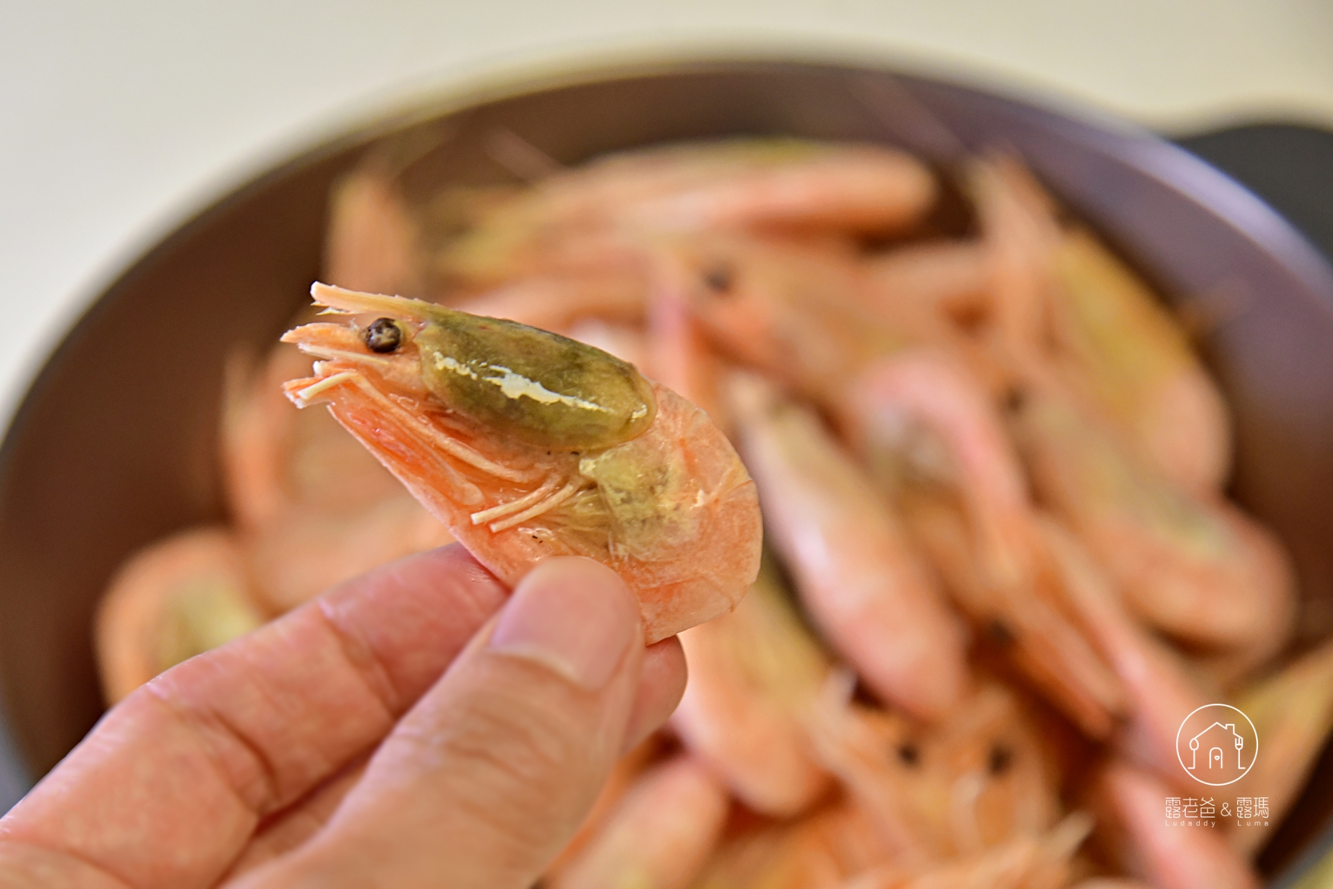 【食譜】蒜香北極甜蝦做法，冷凍直接下鍋，2 步驟鎖住極地鮮甜與蝦卵香氣