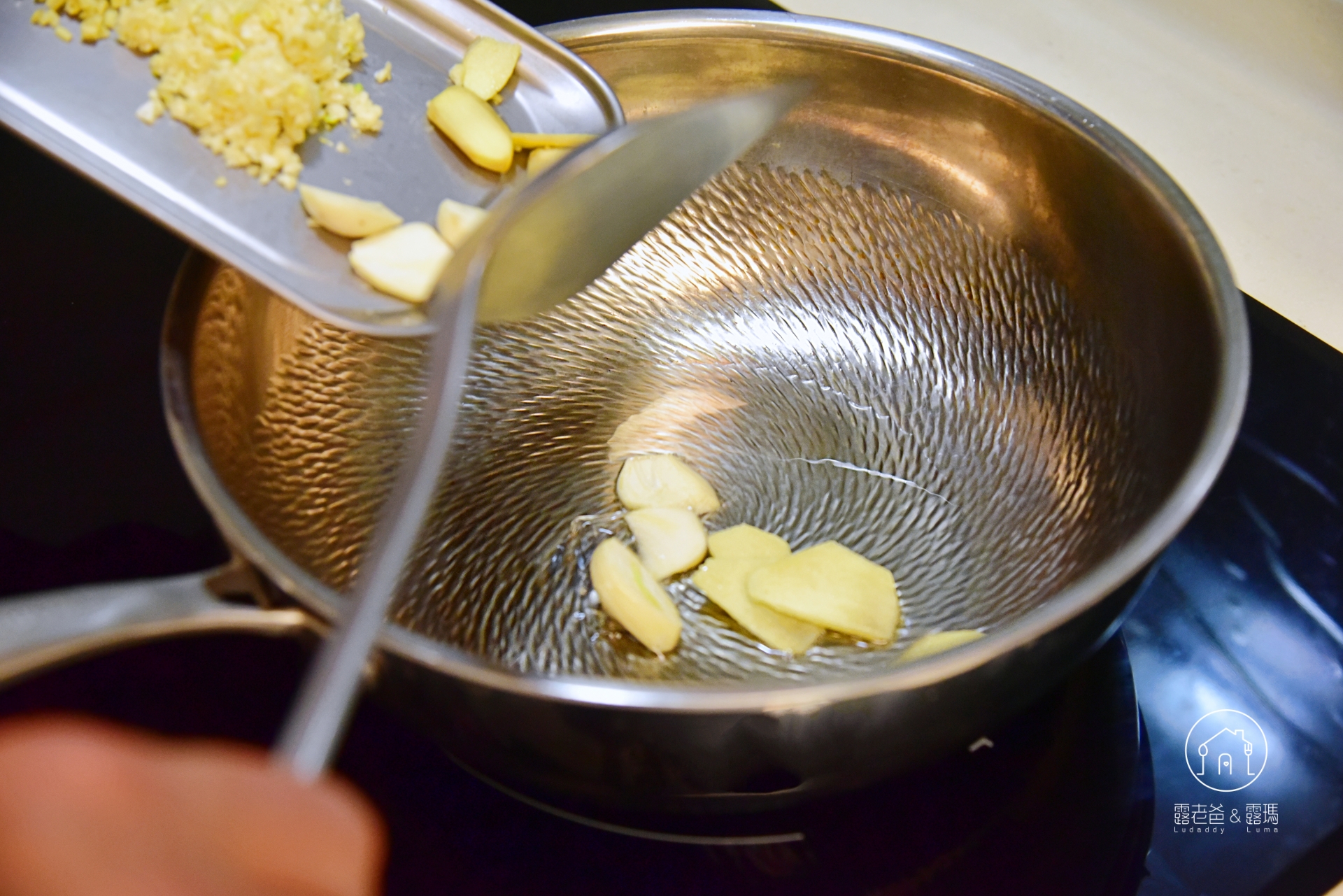 【食譜】蒜香北極甜蝦做法，冷凍直接下鍋，2 步驟鎖住極地鮮甜與蝦卵香氣