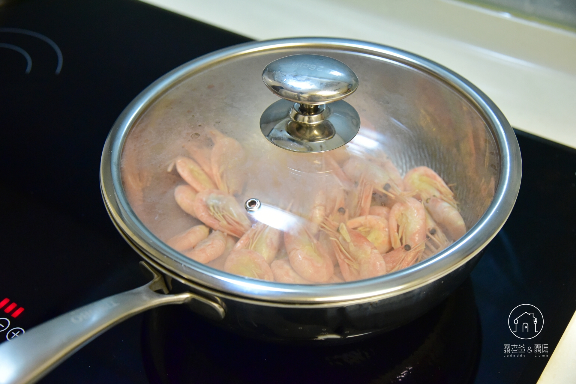 【食譜】蒜香北極甜蝦做法，冷凍直接下鍋，2 步驟鎖住極地鮮甜與蝦卵香氣