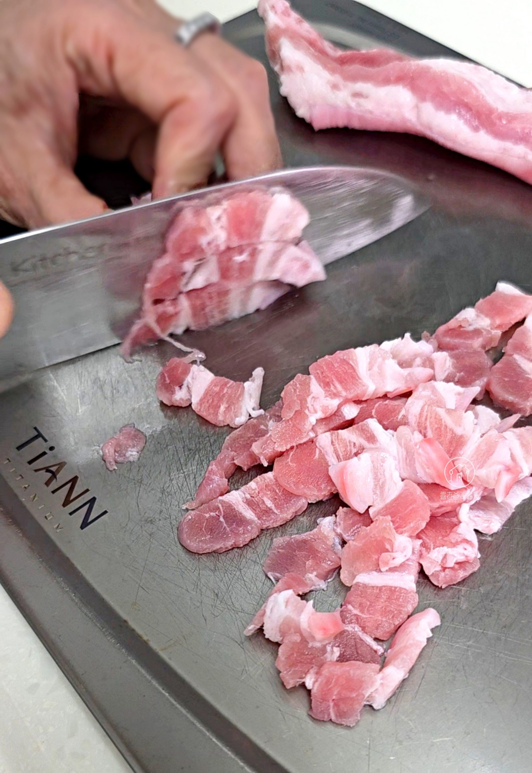 黑金滷肉飯食譜|手切五花肉與陳年甘醇黑老菜脯的私房滷肉飯做法 黑金滷肉飯食譜|手切五花肉與陳年甘醇黑老菜脯的私房滷肉飯做法