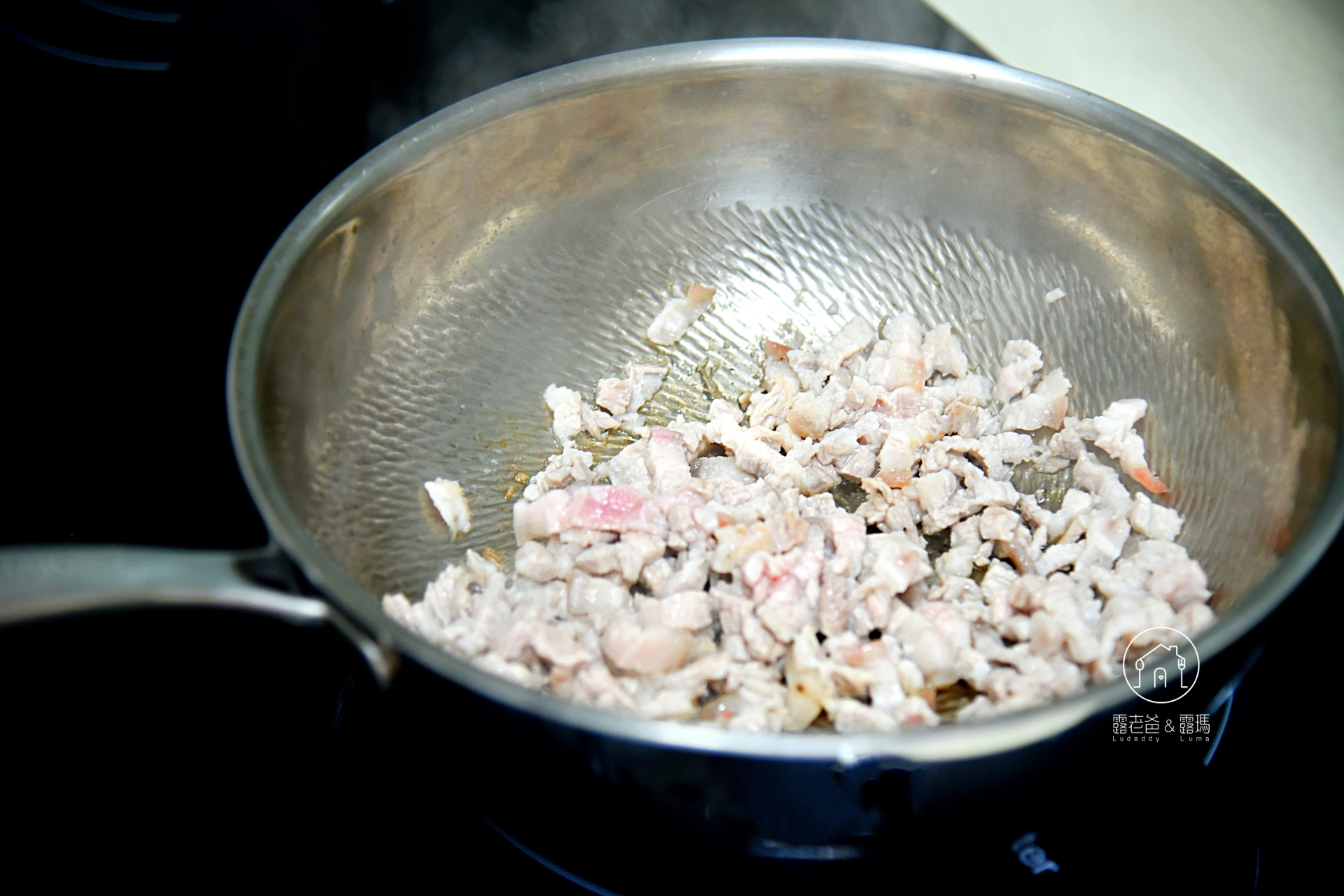 黑金滷肉飯食譜|手切五花肉與陳年甘醇黑老菜脯的私房滷肉飯做法 黑金滷肉飯食譜|手切五花肉與陳年甘醇黑老菜脯的私房滷肉飯做法