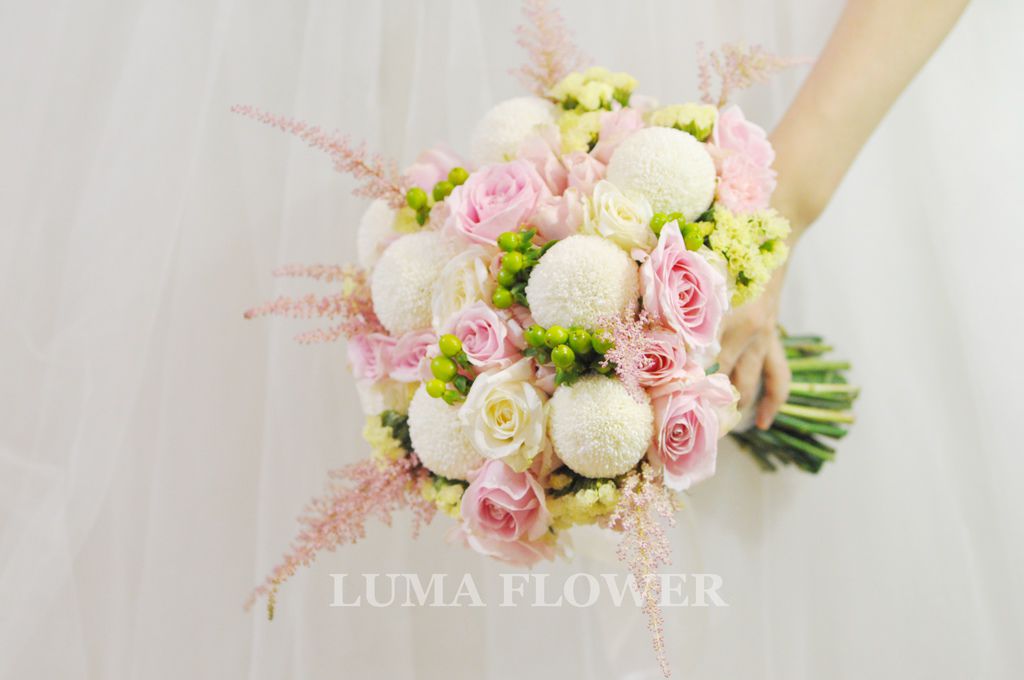 【婚禮花藝 Wedding Flowers】可分束的粉柔系乒乓菊新娘捧花.胸花 @露老爸&amp;露瑪